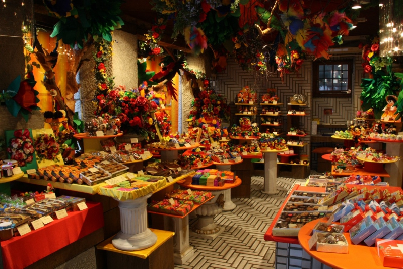 ecommerce-LE ROURET-min_candy_store_chocolate_shop_chocolate_switzerland-393515